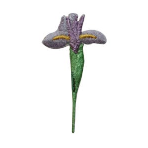 Peut inclure: Écusson brodé en forme de fleur d'iris. Il présente une fleur violette avec des accents jaunes et une tige verte. La broderie est détaillée, idéale pour ajouter aux vêtements ou accessoires. L'écusson est un élément décoratif.