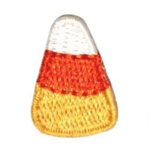 Peut inclure: Un petit patch brodé en forme de maïs sucré. Le patch est blanc en haut, orange au milieu et jaune en bas.