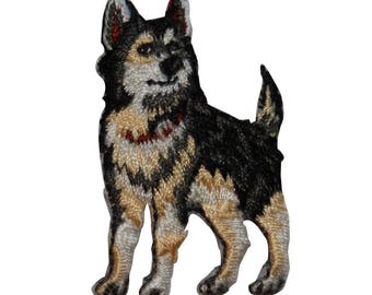 ID 3617 Tri Colored Husky Dog Patch Alaskan Puppy Embroidered Iron On Applique