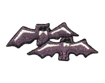 ID 0931 Par de murciélagos mosca parche Halloween murciélago espeluznante bordado hierro en aplique