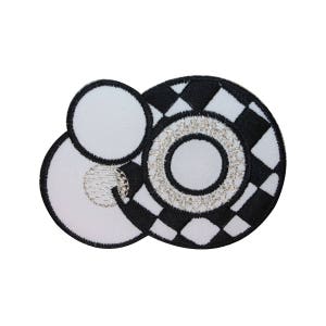 ID 3171 Retro Music Record Patch DJ Juke Box Play Embroidered Iron On Applique