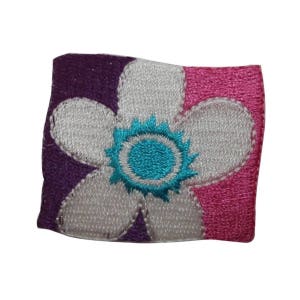 ID 6409 Daisy Flower Badge Patch Exotic Garden Sign Embroidered IronOn Applique