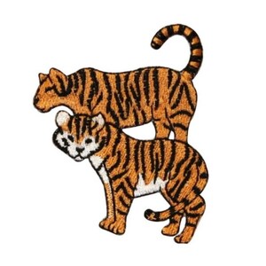 Könnte beinhalten: Gestickter Bügel-Aufnäher mit zwei Tigern, einer steht hinter dem anderen. Die Tiger sind orange und schwarz mit weißen Streifen.
