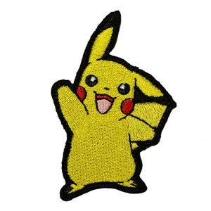 Peut inclure: Patch brodé jaune de Pikachu, un personnage de dessin animé populaire de la franchise Pokemon, avec des contours noirs et des joues rouges.