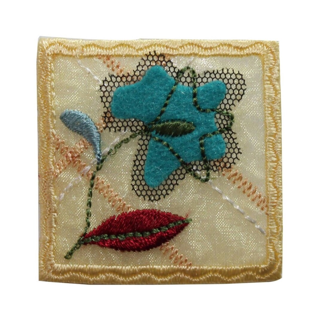ID 6130 Blue Flower Badge Patch Square Plant Garden Embroidered Iron on