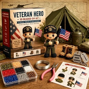 Puede incluir: Un kit de bricolaje de cuentas 3D Veteran Hero con el texto "Un tributo especial a nuestros veteranos". El kit incluye cuentas, alambre, instrucciones y figuras de soldados con cuentas que sostienen banderas americanas.