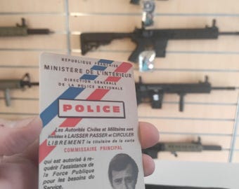 Réplique de la carte de police de jean Paul Belmondo dans le film peur sur la ville