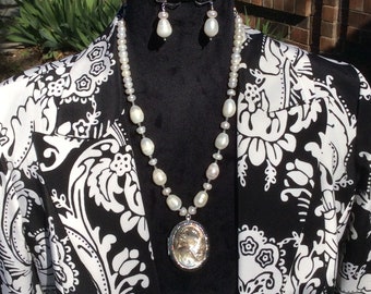 Mother of Pearl Cameo locket gorgeous big pearl necklace set- The Elegance Of Jewelry