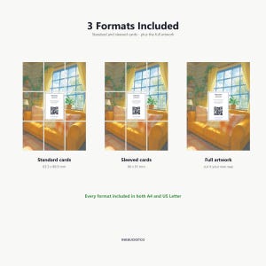 Puede incluir: Tres formatos de tarjetas digitales: est&aacute;ndar de 63,5 x 88,9 mm, con funda de 66 x 91 mm e ilustraci&oacute;n completa. Cada una muestra un sof&aacute; amarillo en una habitaci&oacute;n soleada con ventana, plantas y una tarjeta blanca central con c&oacute;digo QR.