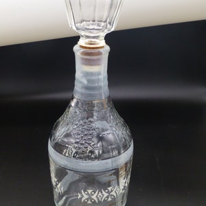 Vintage Glass Wine/Juice Decanter/Carafe w/Stopper Gilding, Embossed Grapes