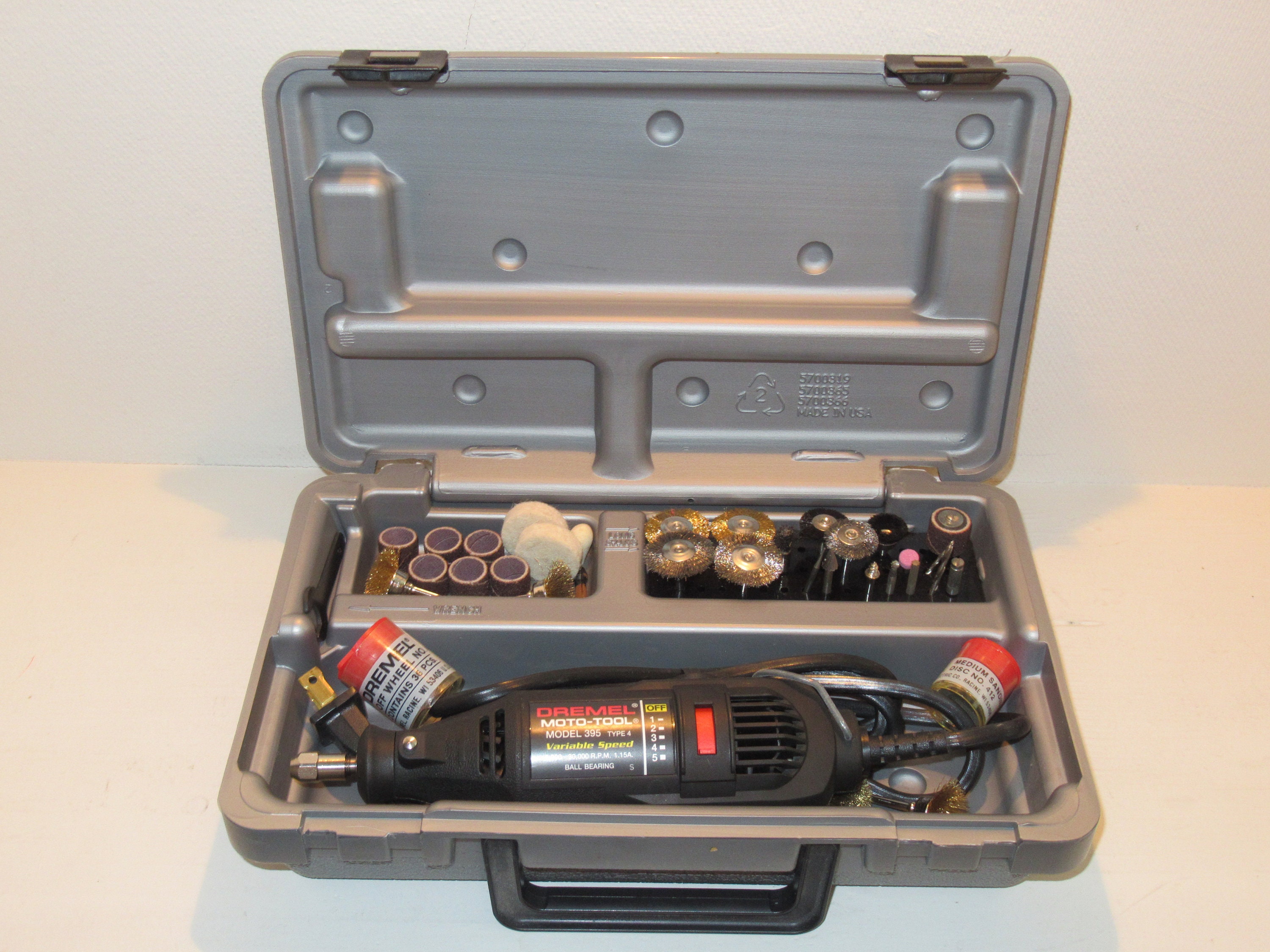 Dremel Moto Tool 395 Variable Speed Type 4 w Hard Case Wrench Extra Accessories