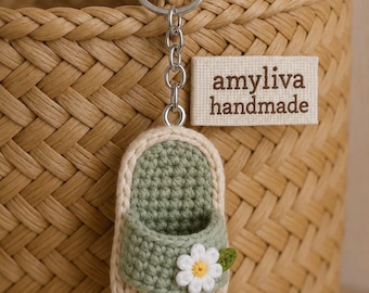 Crochet Slipper Keychain Pattern, Mini Sandal Bag Charm Tutorial, Floral Shoe Keyring Amigurumi Gift Project, PDF Pattern Digital Download