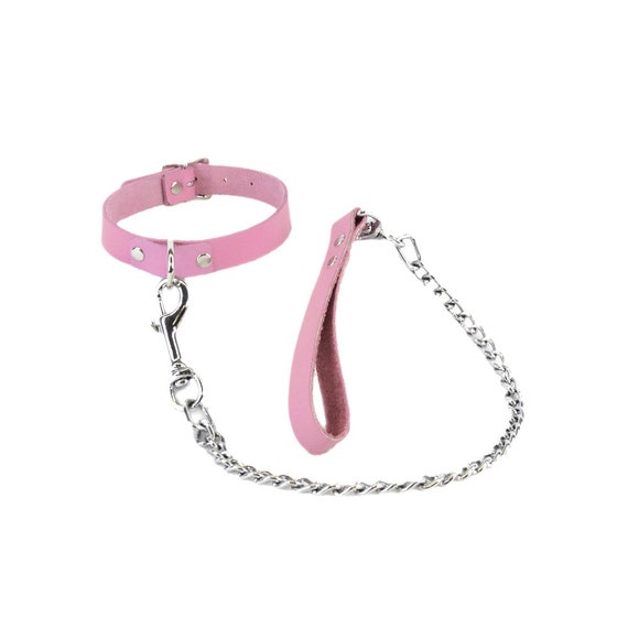 choker with a leash