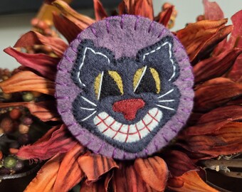 Meow! Vintage-Inspired Halloween Scarey Cat Brooch Felt Pin