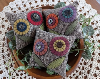 Penny Rug Flowers Bowl Filler Pillow Tucks