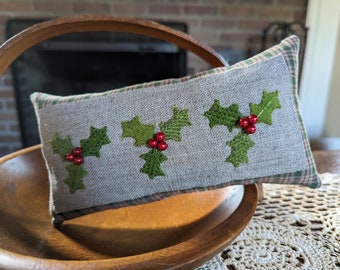 Holly Jolly Christmas Shelf Pillow Tuck