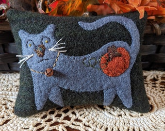 Fall Halloween Pumpkin Folk Art Cat Pin Keep Traditionally Stuffed with Organic Sawdust Collectible Keepsake