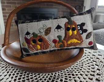 Scaredy Pumpkins in the Pumpkin Patch Shelf Pillow Tuck