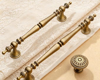 Antique Brass Cabinet pulls handles/Brushed Gold Drawer Pulls/Vintage Retro door Knobs