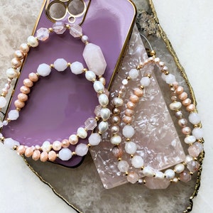 Correa para teléfono de cuarzo rosa y perla, abalorio de cristal curativo, correa para teléfono con cristales curativos, cordón para teléfono con cuentas de cristal, cuarzo