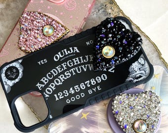 Collezione di decorazioni gotiche con planchette Ouija in cristallo spettrale - Decorazione universale, accessori per telefono, accessori dark per Halloween, ciondolo per telefono
