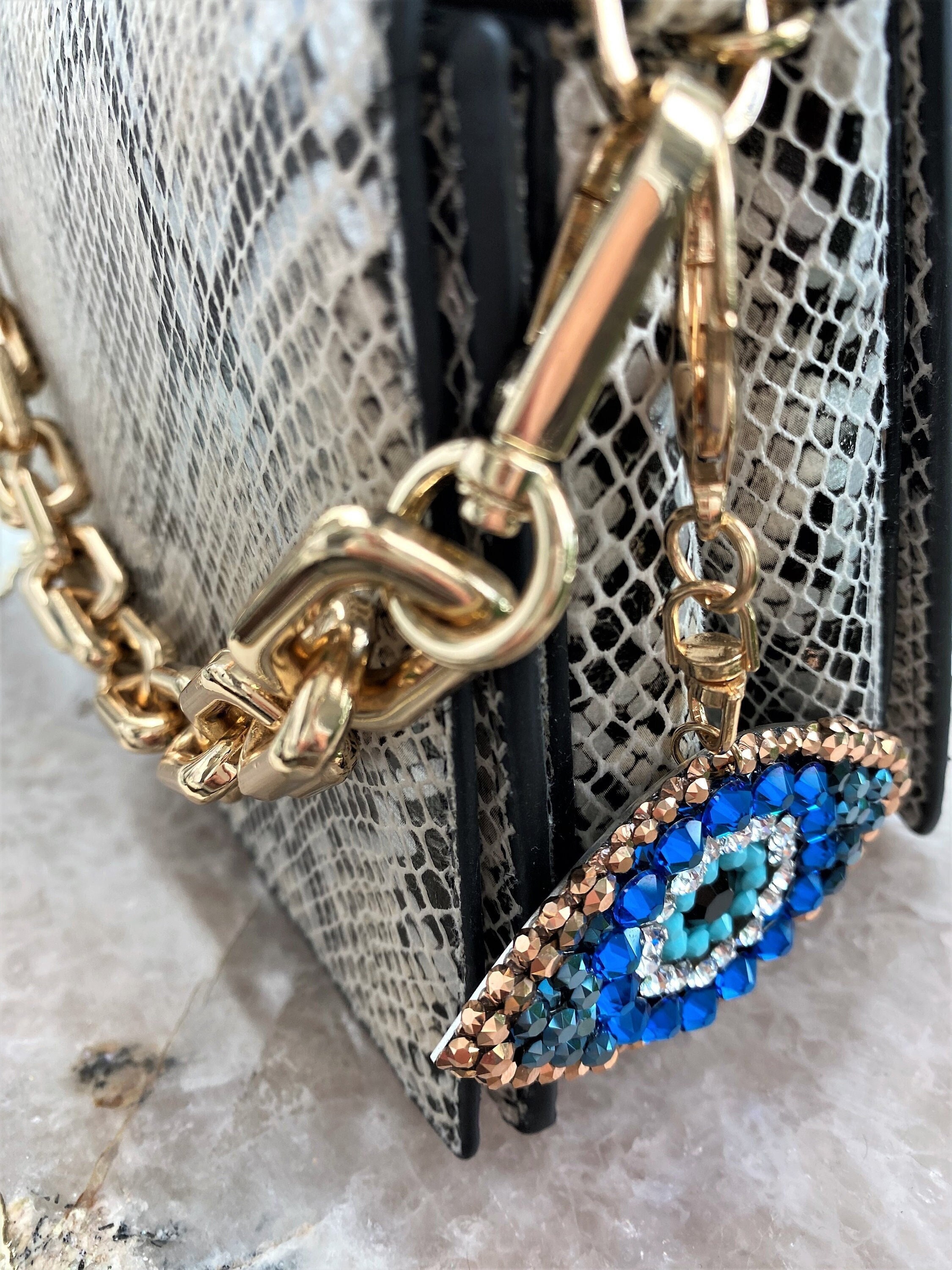 Ea142 Illustre Hollywood Drive Key Holder Initial Women Wholesale Keychain  Luxury Purse Leather Charms for Accessories Hand Cute Designer Luxury Bag  Charm - China Designer Luxury Bag Charm and Leather Bag Charm