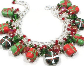 Christmas Bracelet - Festive Holiday Jewelry - Red Green Bracelet - Charm Bracelet - Dangle Bracelet