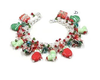 Weihnachts Armband - Festlicher Feiertags Schmuck - Rot Grün Armband - Bettel Armband - Baumeln Armband