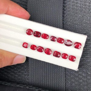 Partie leuchtend roter Spinelle aus Burma, unbehandelt