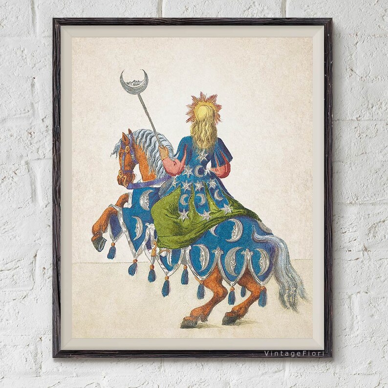 Puede incluir: Una ilustraci&oacute;n vintage de una persona montando a caballo. La persona lleva una t&uacute;nica azul y verde con un dise&ntilde;o de sol y luna. El caballo es blanco con una silla de montar azul y verde.
