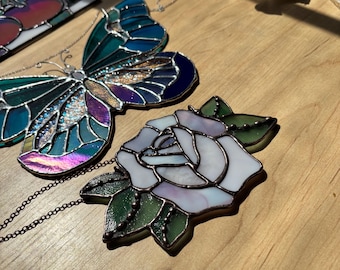 Roos-glas-in-loodkunst