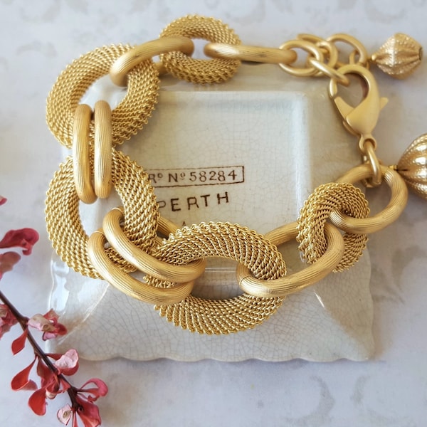 LUXE Oval Link Statement Bracelet, Chunky Gold Link Bracelet, Contemporary Jewelry, Designer Jewelry veryDonna