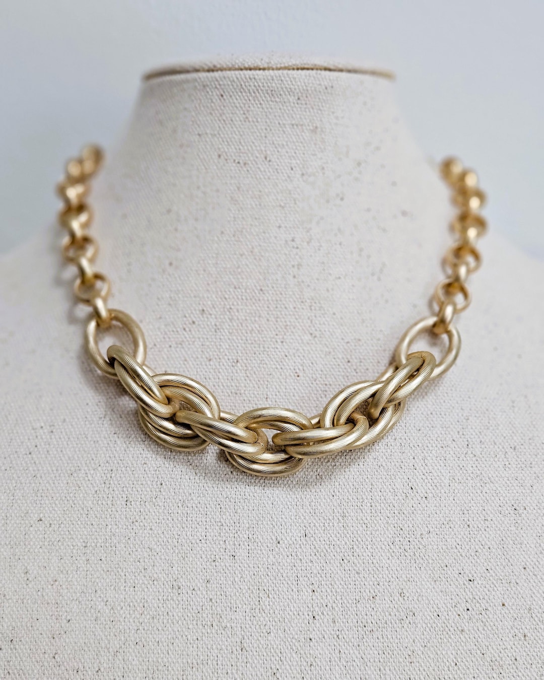 Stylish Chunky Gold Chain Necklace.