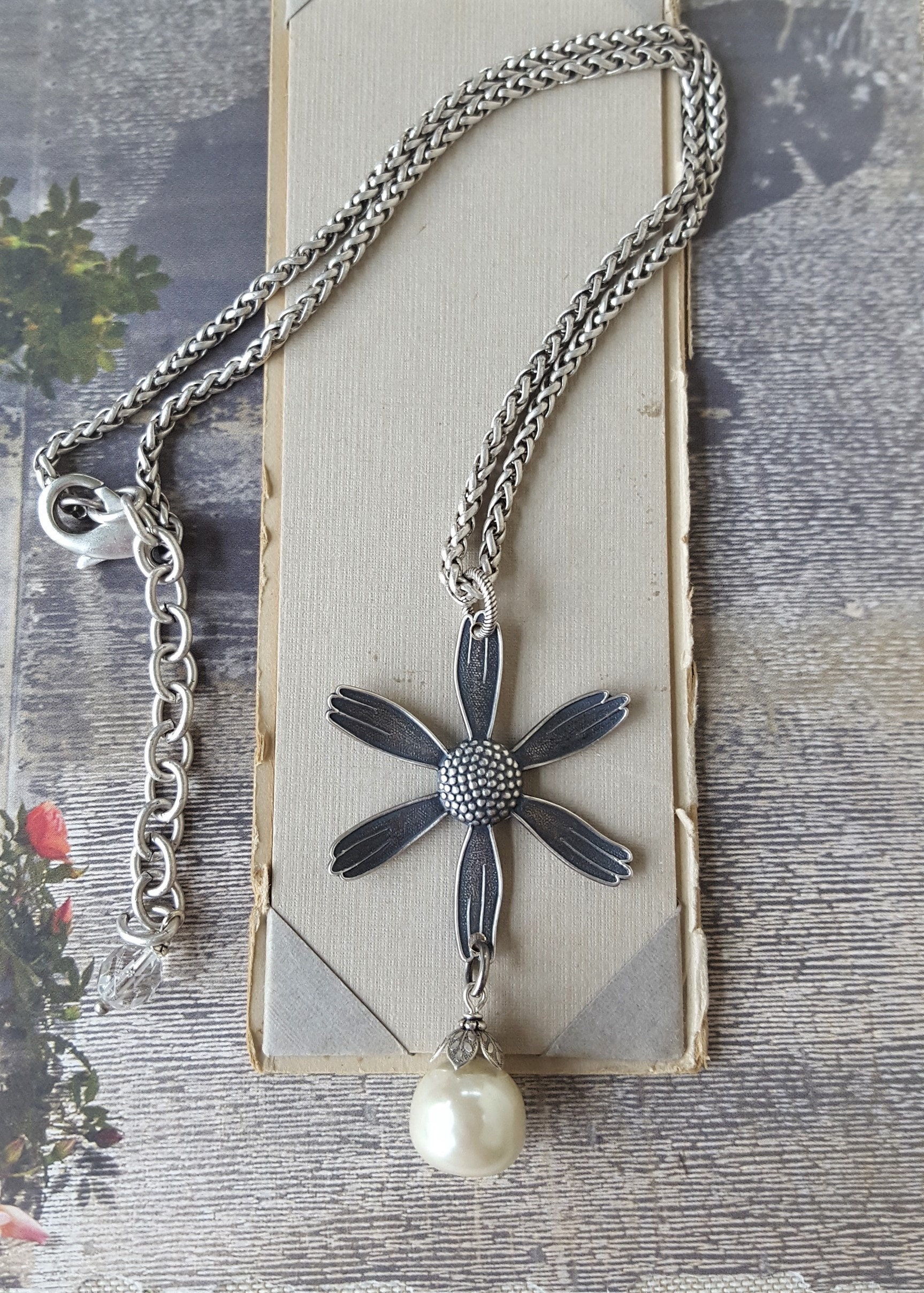 正規品・関税込み◆HEI◆DAISY SWAROVSKI PEARL NECKLACE Swarovski Daisy and Freshwater Pearl Necklace – Bliss Kingdom