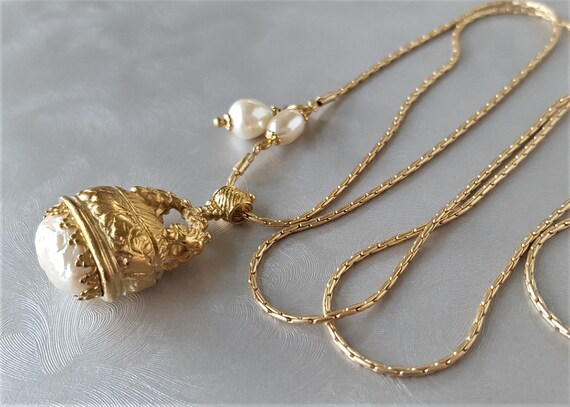 Baroque Pearl Necklace Ornate Gold Fob 