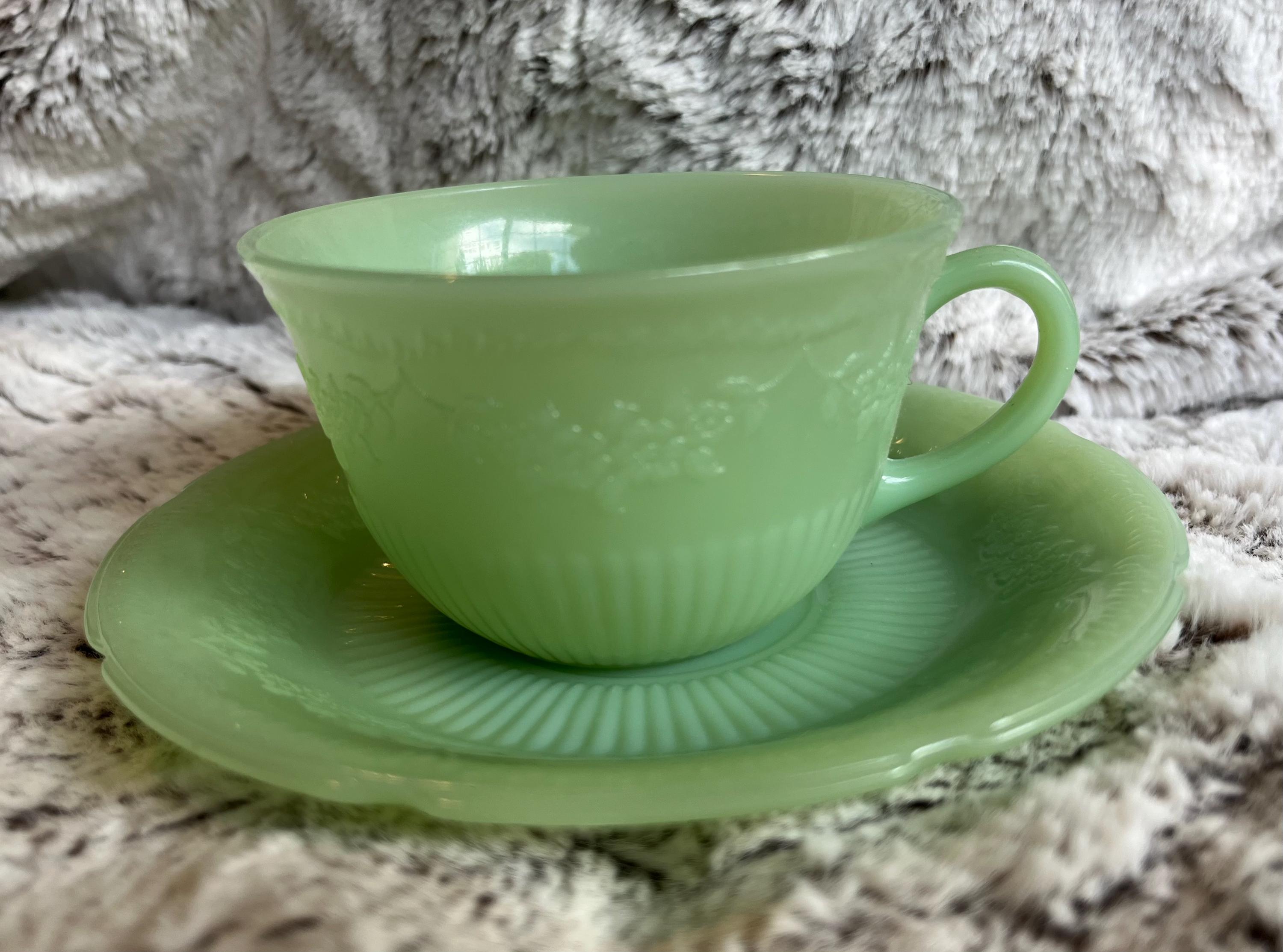 グラス/カップ Fire-King - Fire King Alice Cup &amp; Sauser 1945-1949s Vintage Fire King Jadeite Alice Floral Cup & Saucer Set