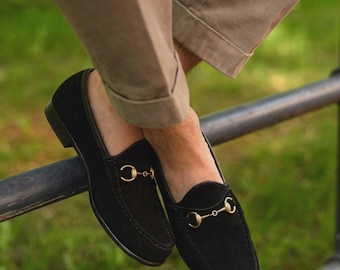 Horsebit loafers in zwart suède, handgemaakte herenschoenen, volnerfleer