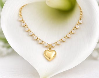 Gold-plated chain with a heart pendant