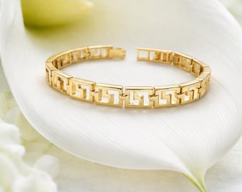Gold-plated bracelet Greek key style.