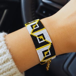 Square Patterned Beaded Loom Bracelet Pattern