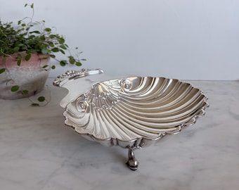 ANTIQUE  | English Silver Plated Scallop Shell Serving Dish | Rare Silver Shell Bowl | Coastal Decor