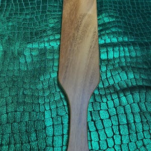 frat thumper spanking paddle gemaakt van monkeypod-hardhout
