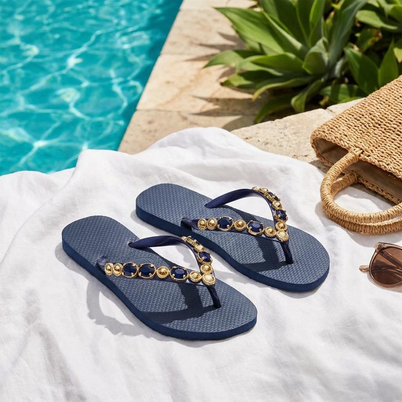 Tongs Havaianas personnalisées avec perles | Sandales à fleurs de perles | Cadeau de mariage à la plage pour demoiselles d'honneur Bleu