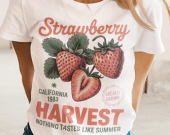 Vintage Strawberry Shirt, Retro Summer Fruit T-Shirt, Strawberry Lover Graphic Tee, Cottagecore Berry Tee