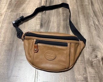Vintage Cypress Woods Tan Leder Famny Rucksack mit geprägtem Baum-Logo