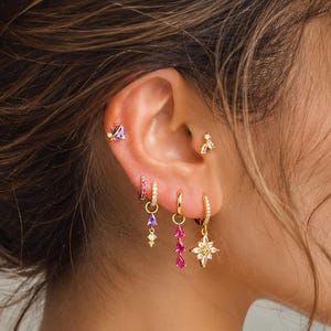 Buntes Gold Knorpel Creolen Set, CZ Blume baumeln Huggie Creolen, Helix Tragus Conch Piercing Schmuck, Boho Ohr Stack Geschenk für Frauen