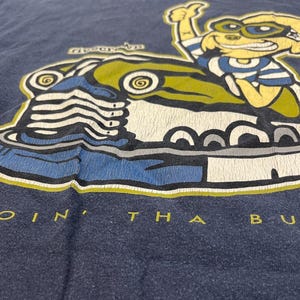 Camiseta vintage Five Crown Easy Livin Graphic XL Azul Doin Tha Bump Bumper Car Y2K imagen 5