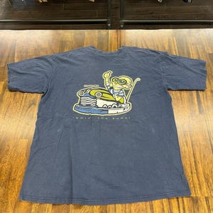 Camiseta vintage Five Crown Easy Livin Graphic XL Azul Doin Tha Bump Bumper Car Y2K imagen 4