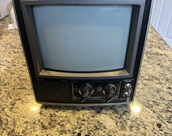 Sony Trinatron KV-9200 9" CRT Solid State Color TV Free Shipping
