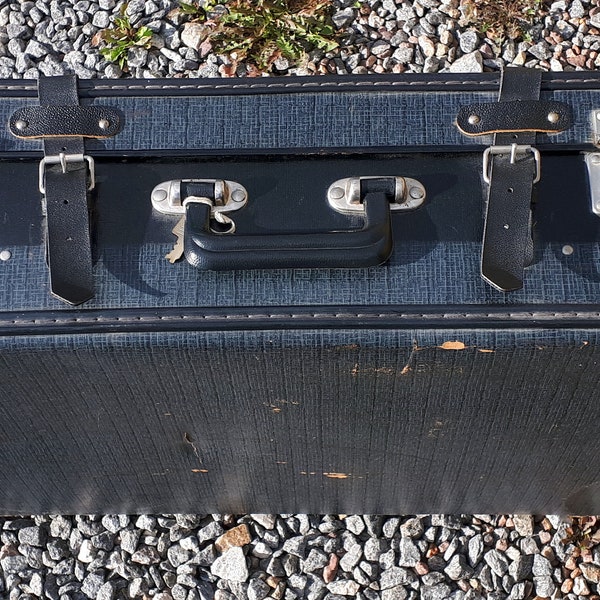 alter fester Koffer ~ super schön vintage
